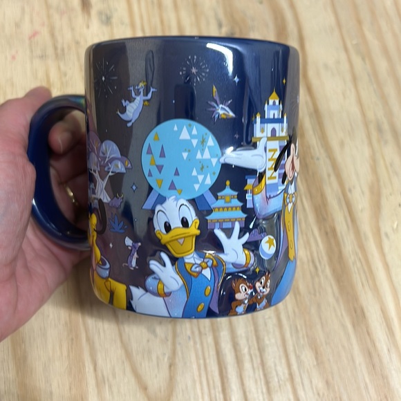 Walt Disney World 50th Anniversary exclusive Mug - Picture 4 of 4
